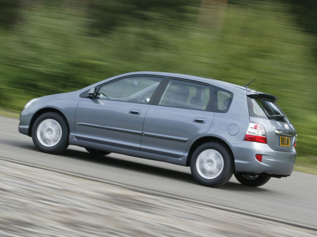 Nawet rodzinny, 5-drzwiowy hatchback zapewnia bardzo dobre prowadzenie