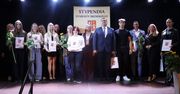 Śrem: Stypendia Starosty rozdane. Trafiły do rąk młodych i utalentowanych ludzi, uczniów szkół średnich