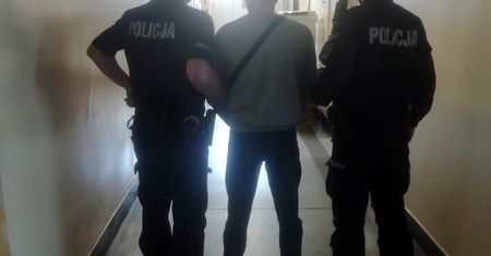 Warszawa. Nie miał maseczki. Policja znalazła u niego narkotyki