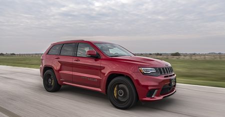Ponad 1000 KM w rodzinnym SUV-ie. Hennesey wziął się za Jeepa Grand Cherokee Trackhawk