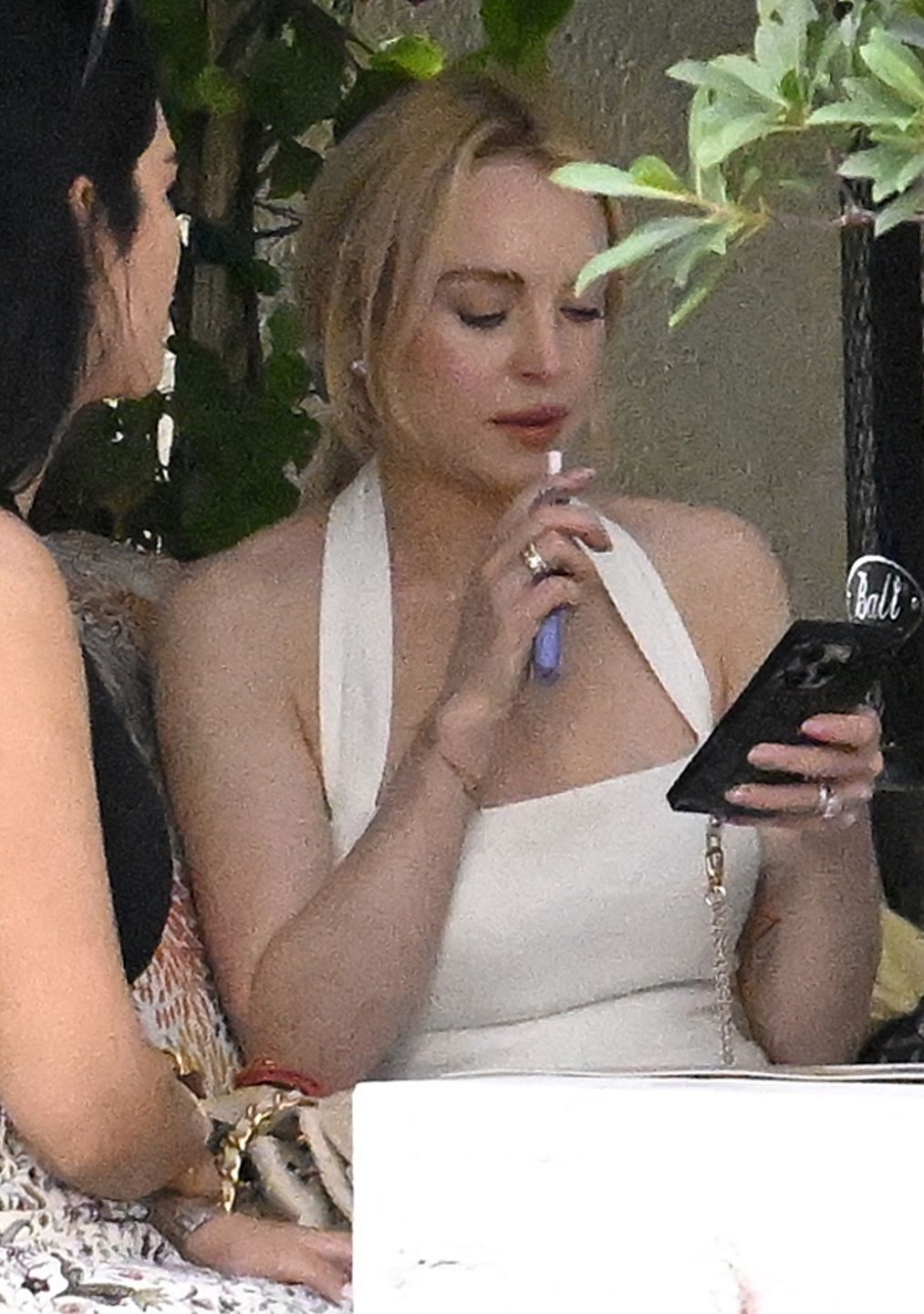 Rzadko widywana Lindsay Lohan na rodzinnym spacerze