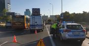 Wypadek miejskiego autobusu w Warszawie. Zginęła jedna osoba