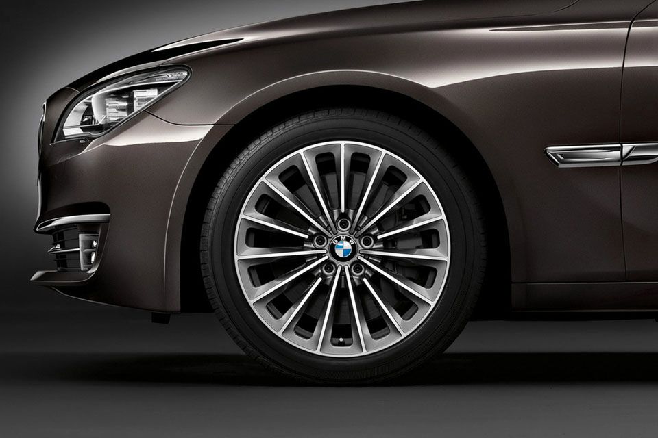 BMW serii 7 2013 (204)