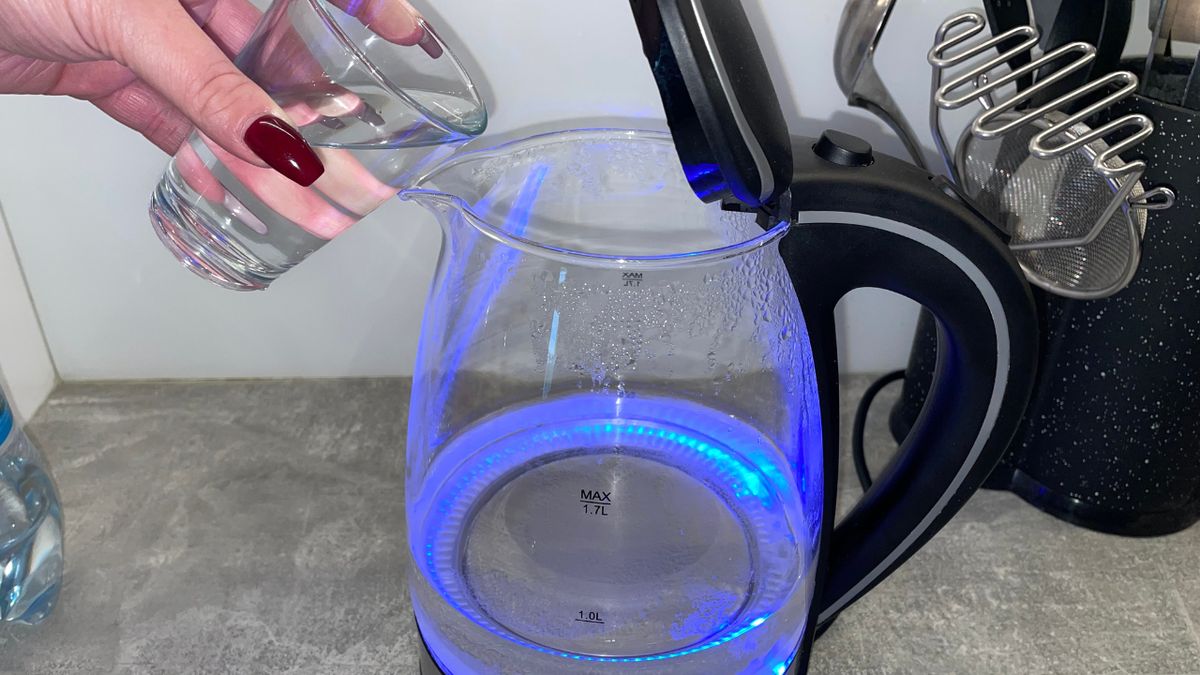 Odkamienianie czajnika