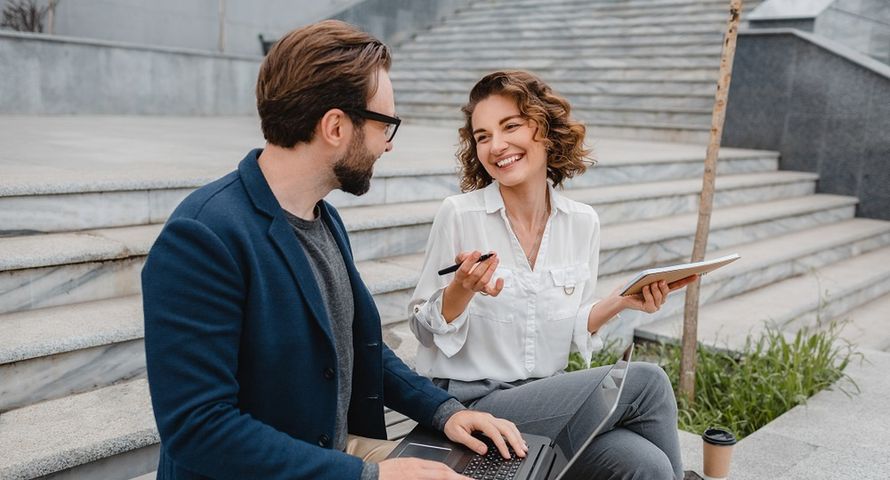 Gdzie szukać dofinansowania na rozwój kompetencji handlowych w branży mediowej i technologicznej?