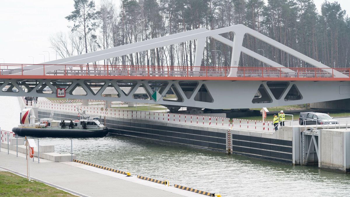 Przekop Mierzei Wiślanej miał otworzyć port w Elblągu na Morze Bałtyckie. Ale bez pogłębienia toru wodnego, większe statki do niego nie wpłyną