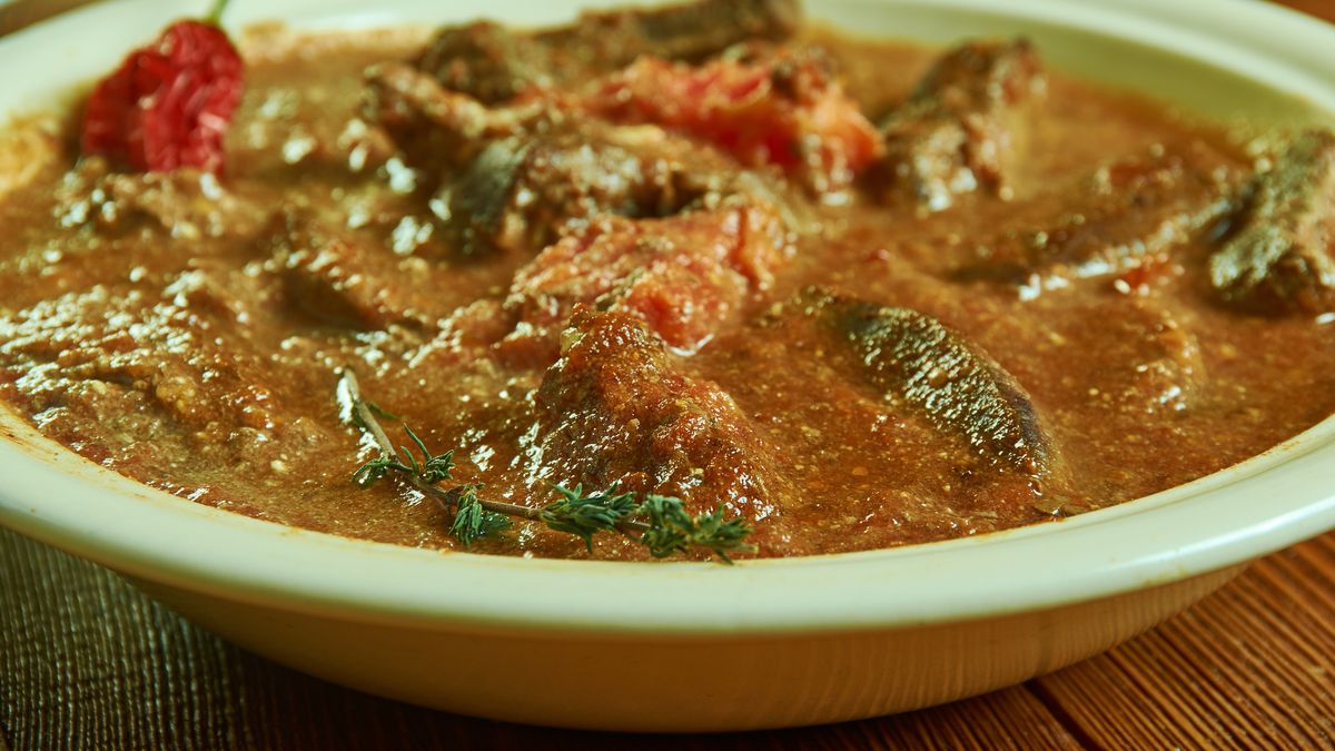 Wątróbka po albańsku pływa w aromatycznym sosie