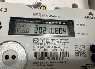 Miliony liczników w polskich domach do wymiany. W tle ostra walka