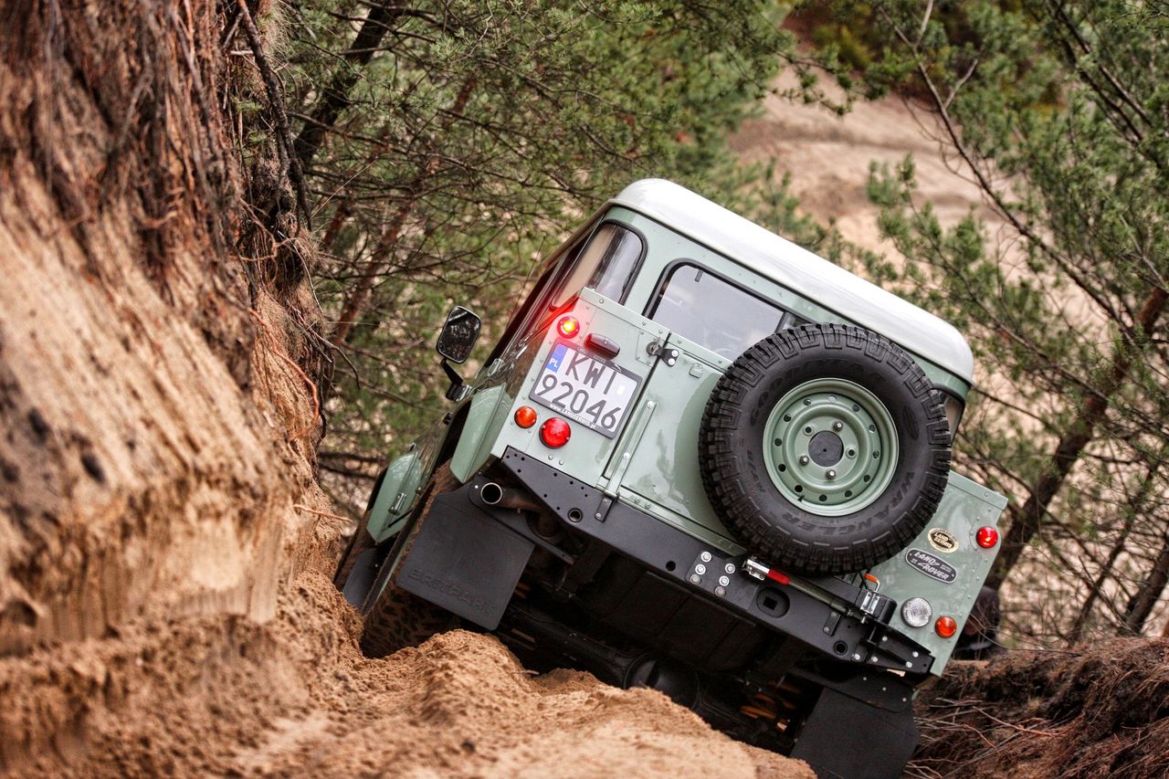 Land Rover Defender 110 Pick-Up od Defender Factory (2020) (fot. Arkadiusz Kwiecień)