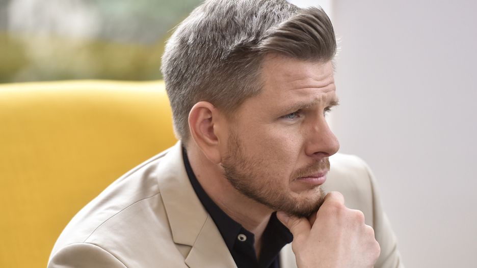 Znamy kulisy rozstania się Filipa Chajzera z TVN