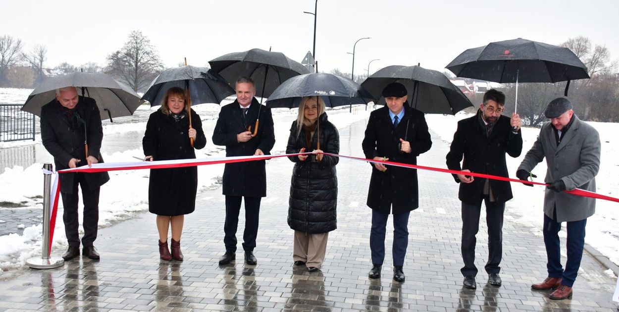 Biłgoraj: Uroczyste otwarcie nowych dróg w Osiedlu Nadstawna