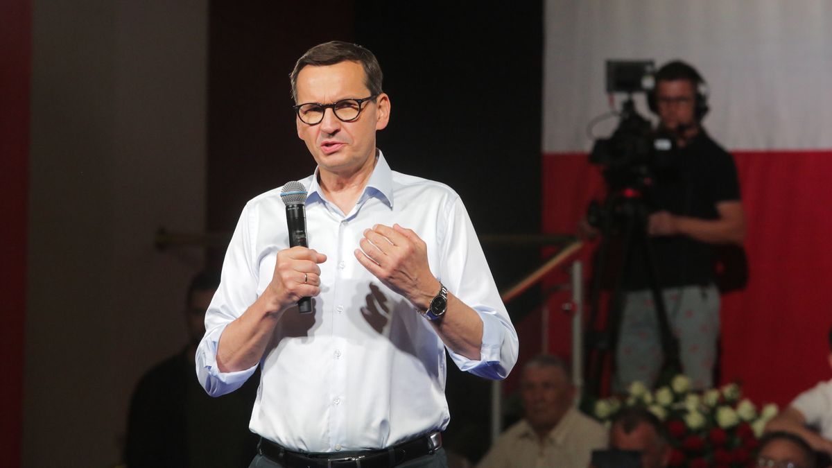Ełk, 15.09.2023. Kampania wyborcza do parlamentu 2023. Premier Mateusz Morawiecki podczas spotkania z sympatykami Prawa i Sprawiedliwości w Ełku, 15 bm. (amb) PAP/Tomasz Waszczuk