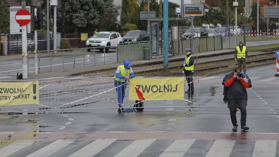 Wszelkich informacji odnośnie poruszania się po mieście w dniu maratonu można uzyskać, dzwoniąc pod nr telefonu: 502 622 438