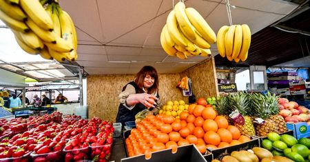 Radna proponuje urzędnikom, aby nie wyrzucali skórek od bananów. Ma na nie pomysł