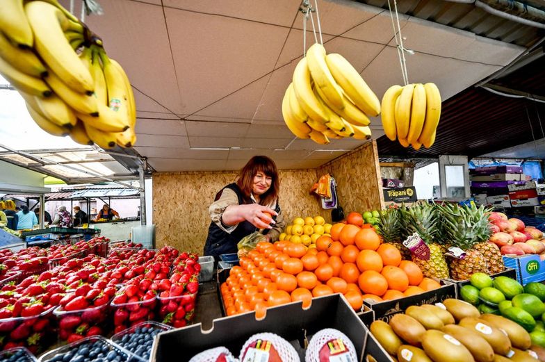 Radna proponuje urzędnikom, aby nie wyrzucali skórek od bananów. Ma na nie pomysł