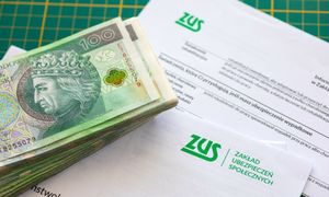 Emeryci wygrywają w sądach. ZUS płaci wyrównania nawet za 3 lata wstecz