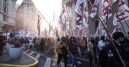 100 tys. ludzi w proteście na ulicach Buenos Aires [ZDJĘCIA]