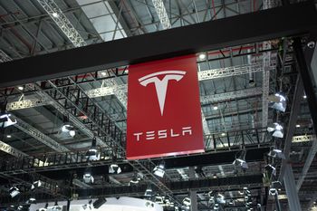 Tesla ściąga z dróg niemal 13 tys. pojazdów w Stanach Zjednoczonych