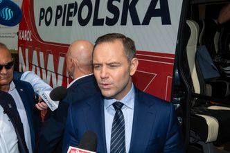 140 tys. zł wpłaty. Legendy opozycji wspierają Nawrockiego