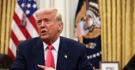 Trump zwolnił 25 tys. osób. Sąd nakazuje ich przywrócenie do pracy