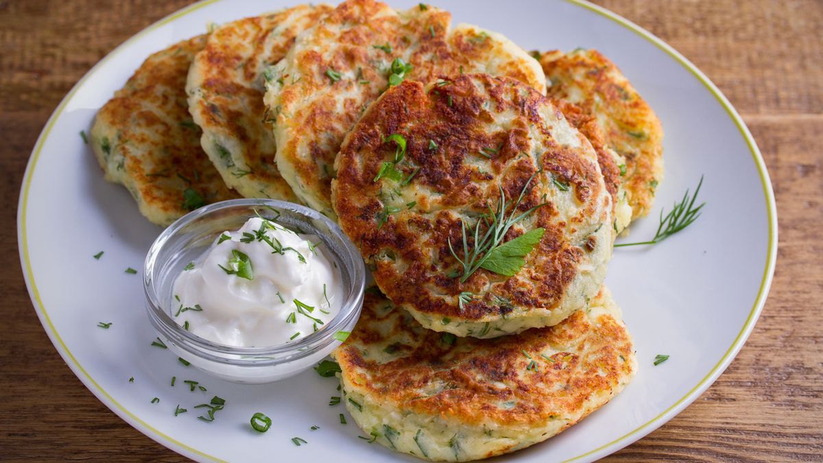 Placki z kalafiora to pyszna alternatywa dla ziemniaczanych