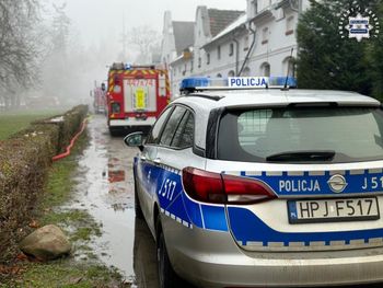 Moszna: Pożar w stadninie koni. Ewakuowano ponad 20 zwierząt