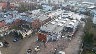 Koszalin: Brok znika w oczach. Tak przebiegają prace rozbiórkowe