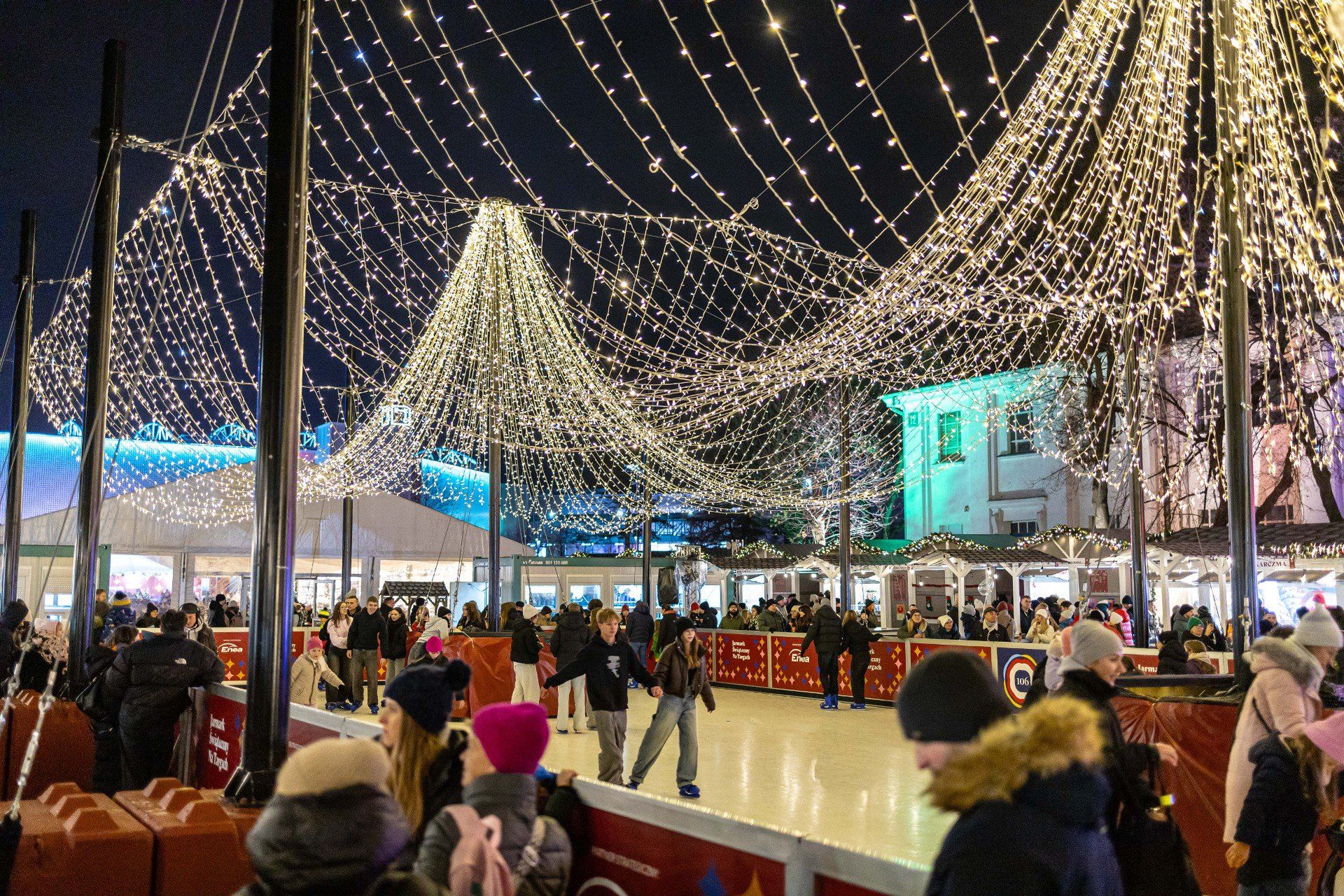 Tak prezentują się świąteczne jarmarki w innych polskich miastach