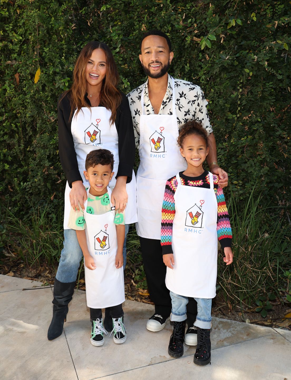 John Legend i Chrissy Teigen z dziećmi