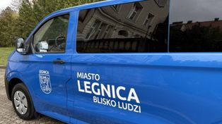 Nowy mikrobus dla DPS w Legnicy i kolejne autobusy w drodze