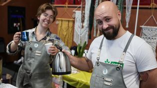 Kraków: Wybierasz się w weekend na spacer po Błoniach? Weź ze sobą kubek. Dostaniesz kawę za free