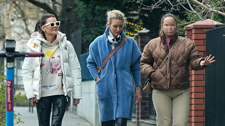 Agnieszka Radwańska na spacerze z młodszą siostrą