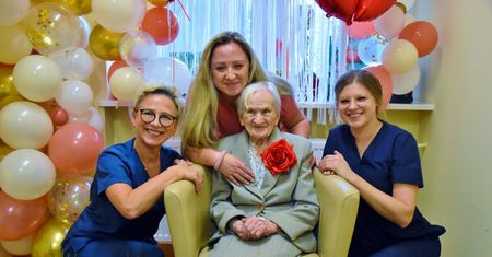 Barbara Jokiel skończyła 100 lat. Zdradziła, czego unika, a co lubi pić
