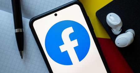 Zaczęło się. Każdy dostanie komunikat z Facebooka