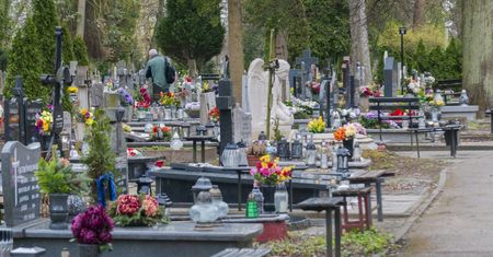 Kolejny sąd potwierdza. Te opłaty na cmentarzach są bezprawne