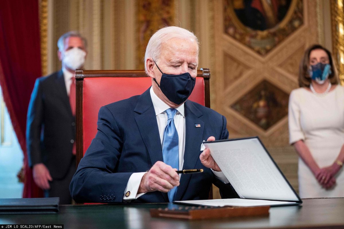 USA. Joe Biden podejmuje pierwsze decyzje. Trump nie będzie zadowolony [Relacja na żywo]