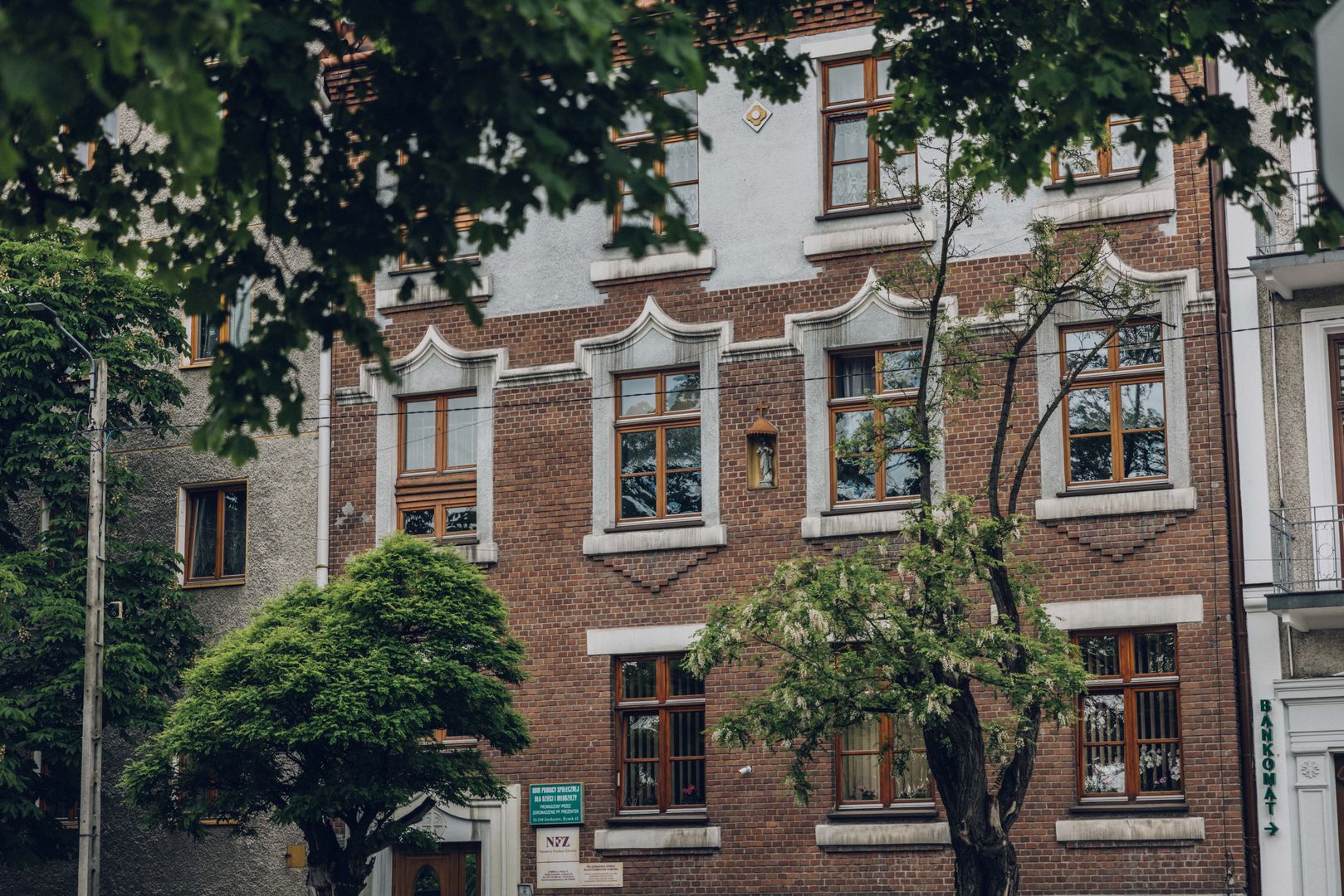 Ośrodek znajduje się w samym centrum Jordanowa. Byli pracownicy przerwali milczenie po tym, jak jedna z sióstr miała pobić 13-latkę. 