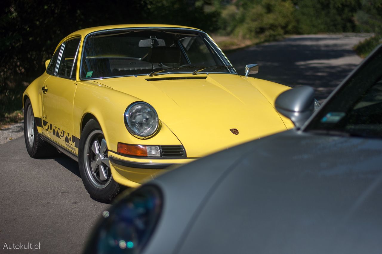 Porsche 911 GT3 Touring vs Porsche 911 Carrera RS 2.7