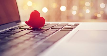 Co to jest Tinder. Poznaj najpopularniejszą aplikację randkową