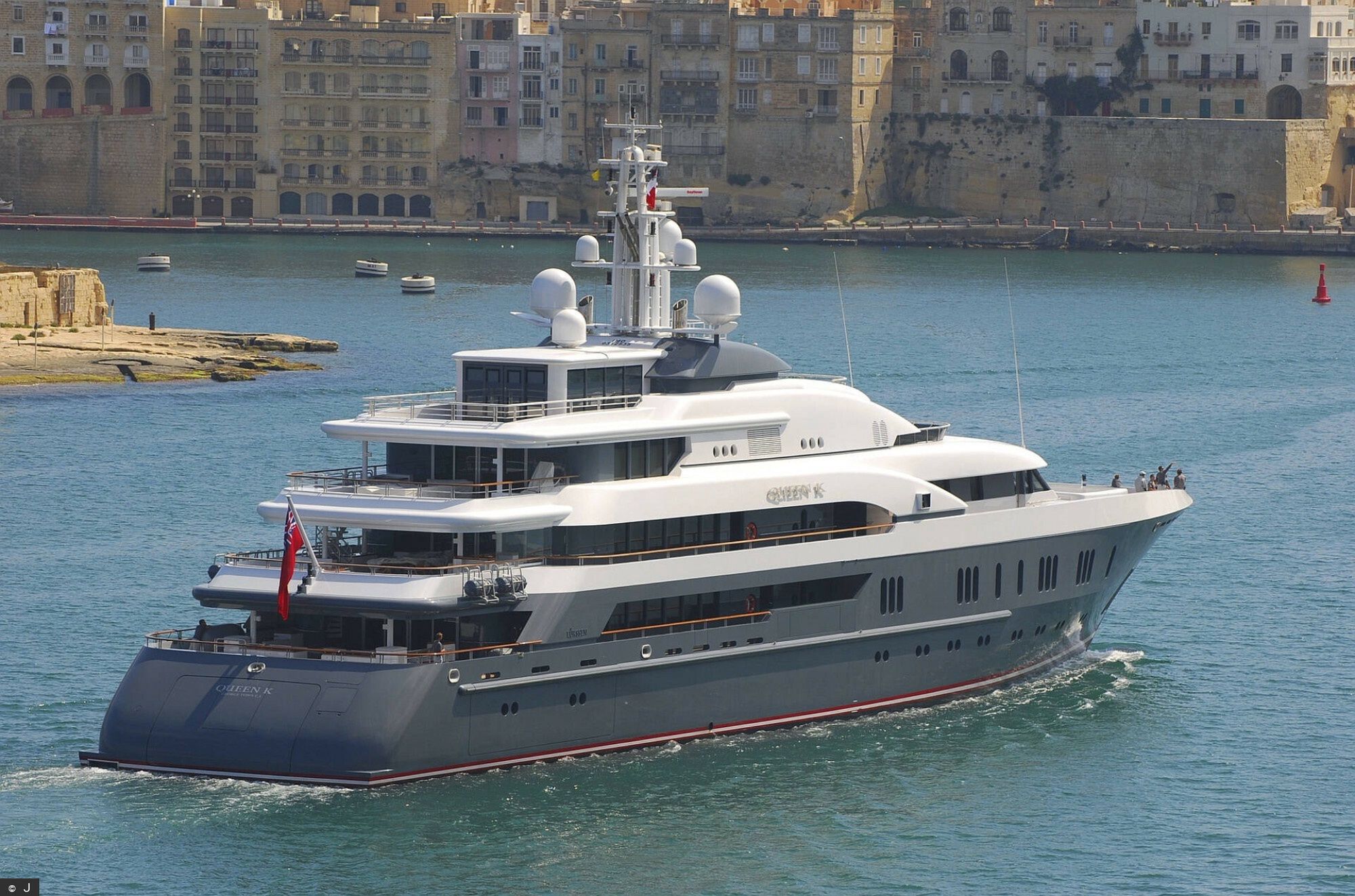 Jachty rosyjskich oligarch�w
73 Meter lange Motoryacht CLIO ex Queen K, Queen M, ausgeliefert 2004 von der Bremer Werft Lurssen Yachts und aktuell im Besitz des russischen Oligarchen Oleg Deripaska, der auf der Sanktionsliste gegen Personen aus dem Umfeld von Vladimir Putin in Zusammenhang mit dessen Krieg gegen die Ukraine steht. *** 73-meter motor yacht CLIO ex Queen K, Queen M , delivered in 2004 by the Bremen shipyard Lurssen Yachts and currently owned by the Russian oligarch Oleg Deripaska, who is on the sanctions list against persons associated with Vladimir Putin in connection with his war against Ukraine
J