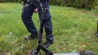 Pisz: Jechał hulajnogą i uderzył w auto