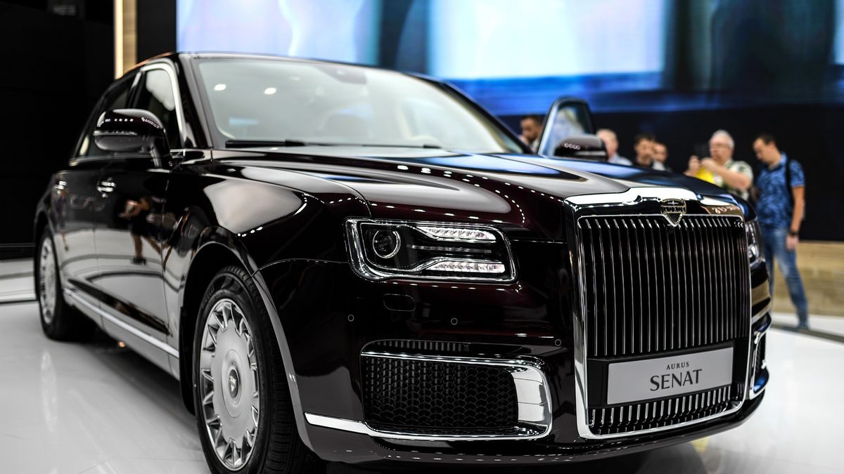 Posiadanie rodzimej limuzyny reprezentacyjnej było dla rosyjskich władz punktem honoru