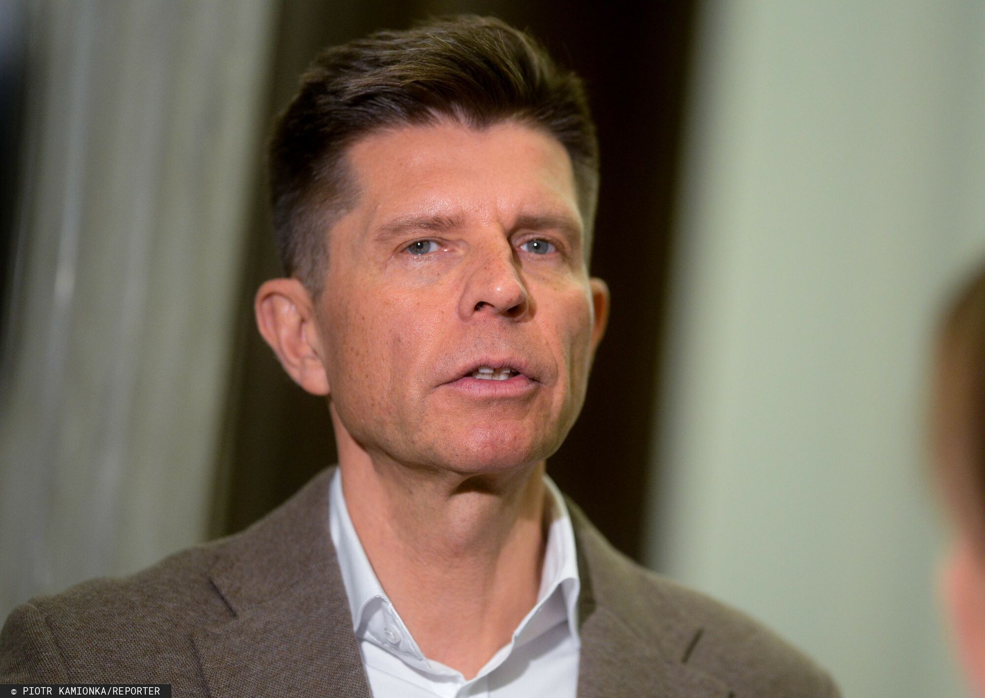 Właściciele trzech mieszkań to ubodzy ludzie? Tak mówi Petru [OPINIA]