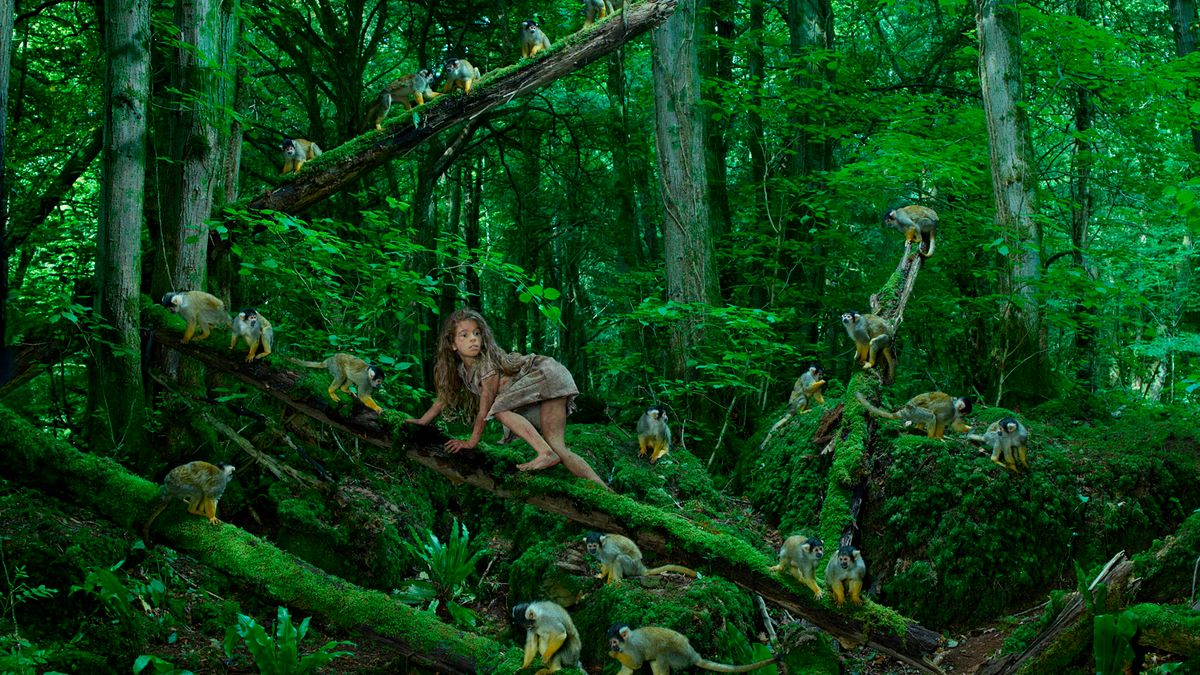 Julia Fullerton-Batten przedstawiła obrazowo historię „dzikich dzieci” 1