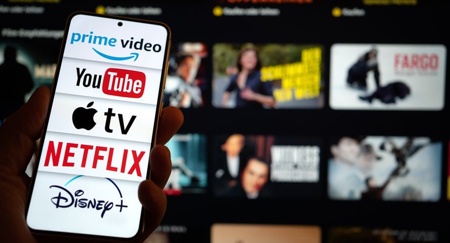 Giganci z USA dominują w streamingu. Canal+ i Grupa Polsat Plus w TOP10 płatnej telewizji [RAPORT]