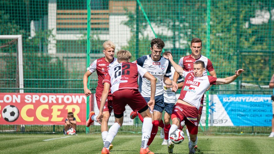 Piłkarze ŁKS Łomża w III lidze nie stracili jeszcze ani jednego punktu