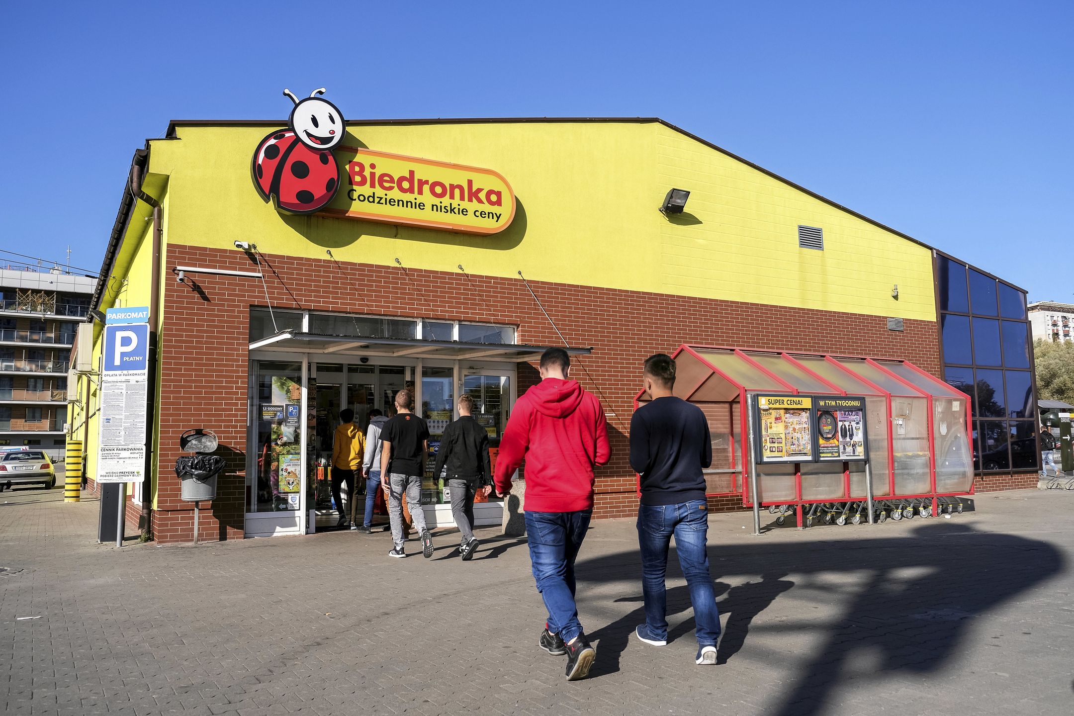 Pracownicy Biedronki idą po podwyżki