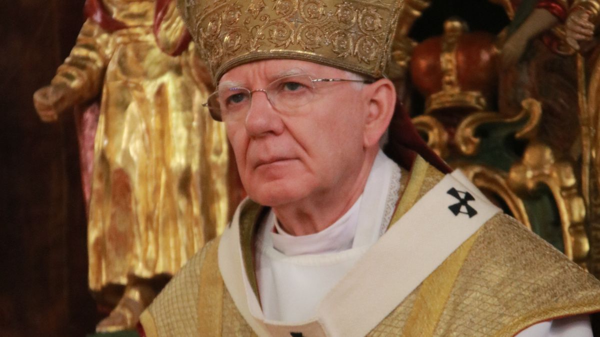 Według abp Jędraszewskiego dyskredytowanie Jana Pawła II to element wojny hybrydowej