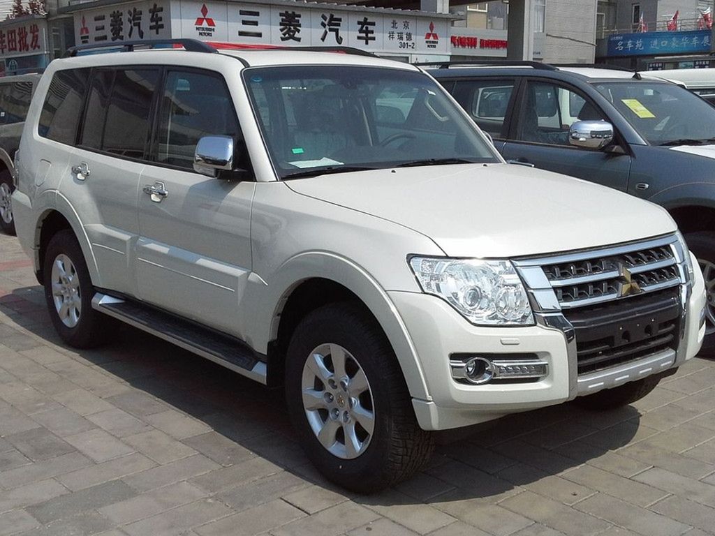 Mitsubishi Pajero 1