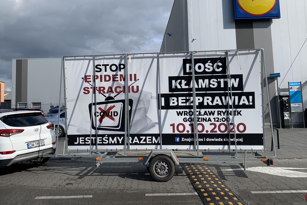 Koronawirus w Polsce. Wrocław przeciwko pandemii. Protest w centrum